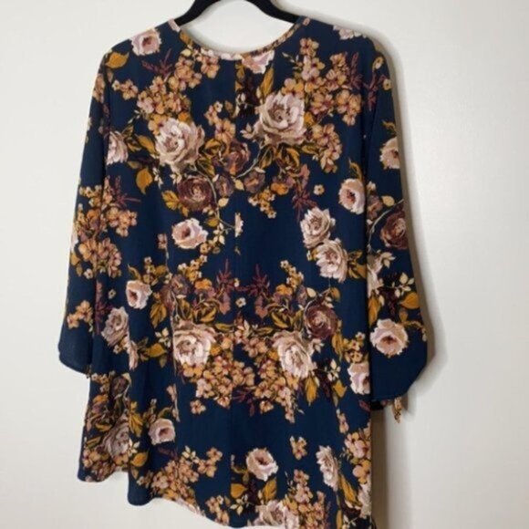 In Every Story... Women Long Sleeve All Over Flower Print Blouse Plus Size 2X - Picture 9 of 12